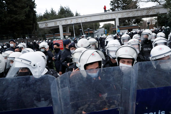 انتشار الشرطة التركية