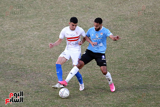 صور.. محمد عبد الغنى ينزف دمًا وتبديل إضطرارى للزمالك أمام ...