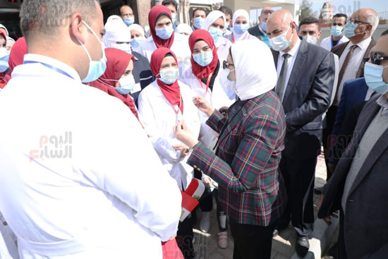 تفقد وزيرة الصحة والسكان، وحدة طب أسرة السلام والمحطة بمحافظة الإسماعيلية (6)