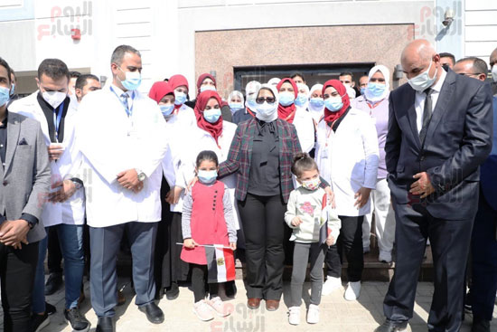 تفقد وزيرة الصحة والسكان، وحدة طب أسرة السلام والمحطة بمحافظة الإسماعيلية (2)