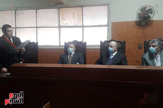 قراءة الفاتحة وبكاء بمحكمة كفر الشيخ أثناء محاكمة قتلة طفل (3)