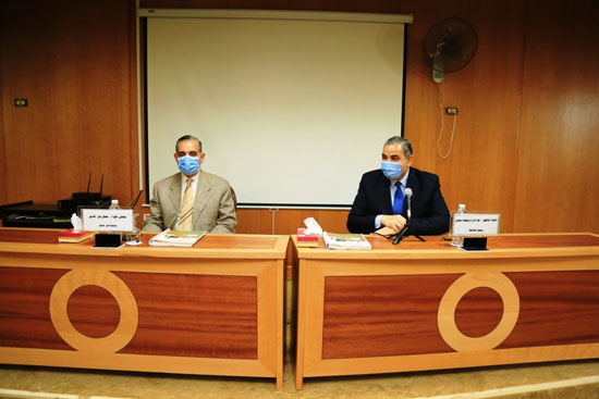 محافظ كفر الشيخ اثناء انعقاد مجلس جامعة كفر الشيخ