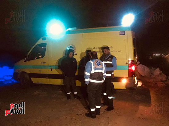 قوات الإنقاذ تواصل البحث عن ضحايا مركب الإسكندرية (3)
