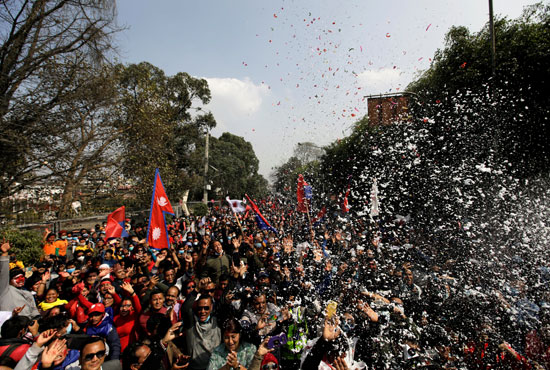 احتفالات النيبال بالبرلمان (2)