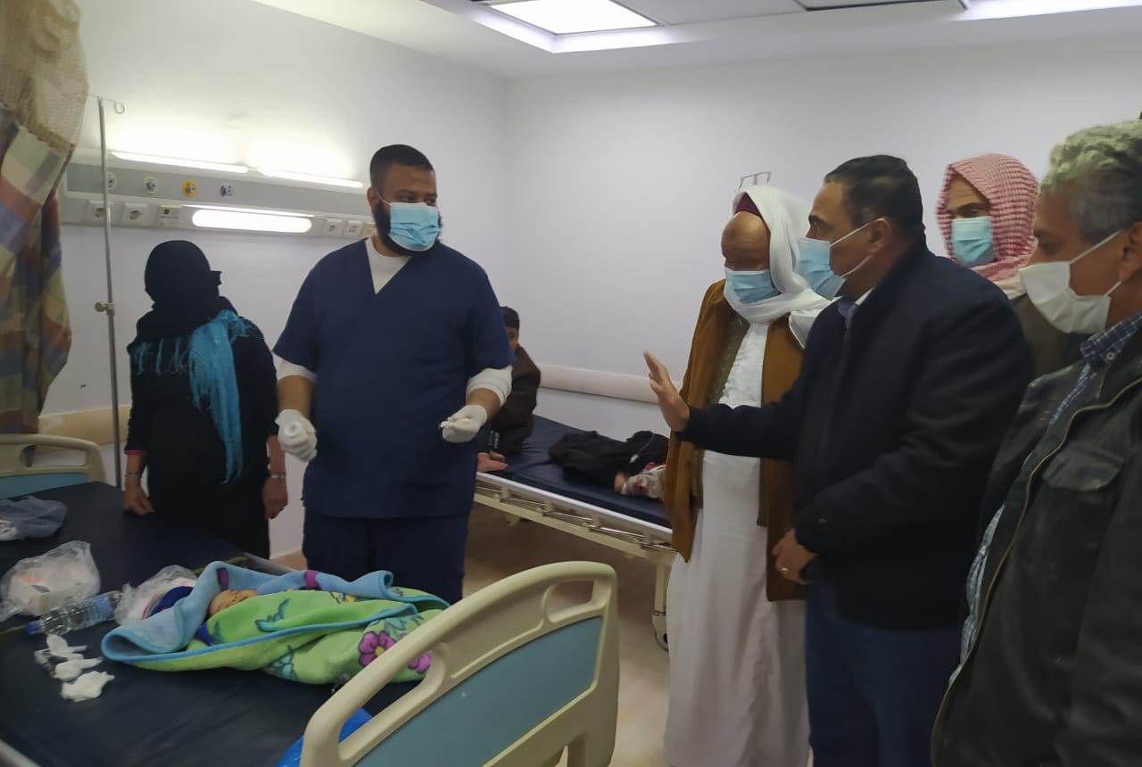 محافظ يوجه بتقديم الرعاية وتحويل الحالات من مصابي حادث سيوة محافظ يوجه بتقديم الرعاية وتحويل الحالات من مصابي حادث سيوة
