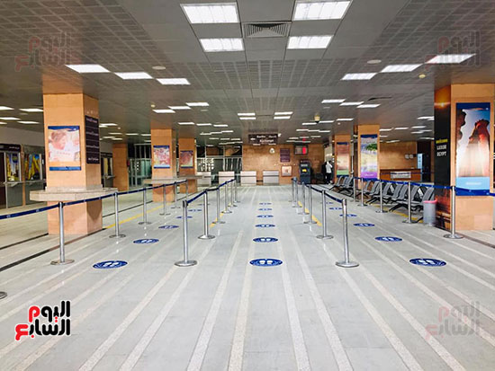 مطار الأقصر الدولى يتزين بالأفواج السياحية من جديد