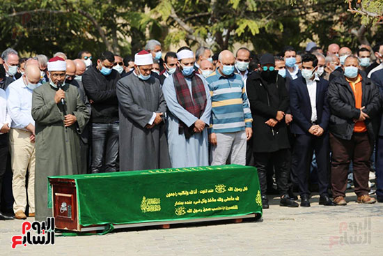 صلاة الجنازة على حسين صبور (3)