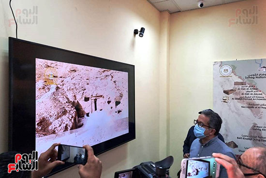 وزير الآثار يفتتح مقابر الحواويش (4)