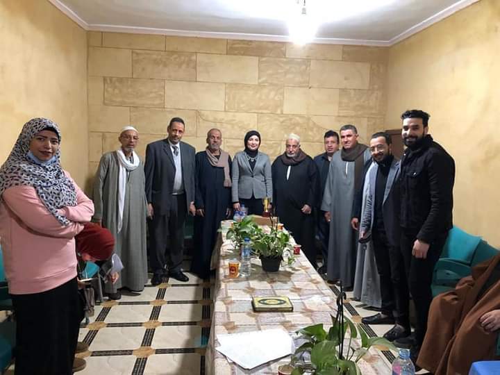 رشا أبو شقرة نائبة تنسيقية الأحزاب تلتقى عائلات صفط اللبن (3)