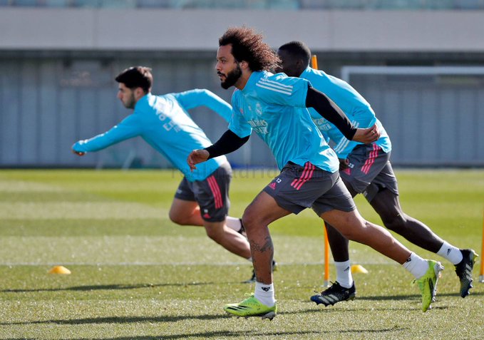 بنزيما ومارسيلو يعودان لتدريبات ريال مدريد قبل مواجهة سوسييداد صور اليوم السابع