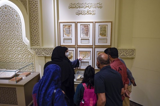 تقع أكاديمية القرآن الكريم بالشارقة على مساحة 75 ألف متر مربع