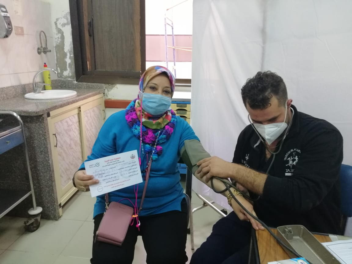 تطعيم الأطقم الطبية بلقاح كورونا بمستشفيات عزل ببورسعيد