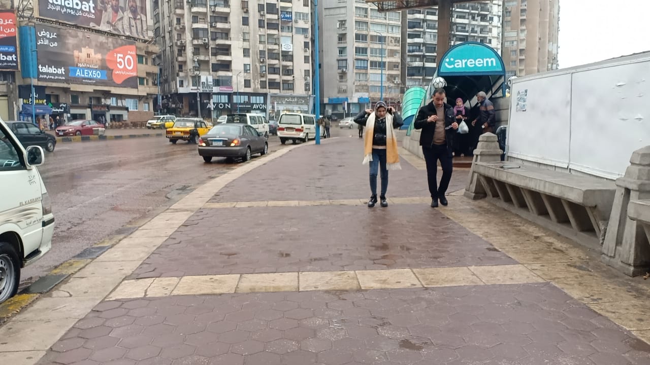 أمطار متوسطة وسحب كثيفة على الإسكندرية (2)