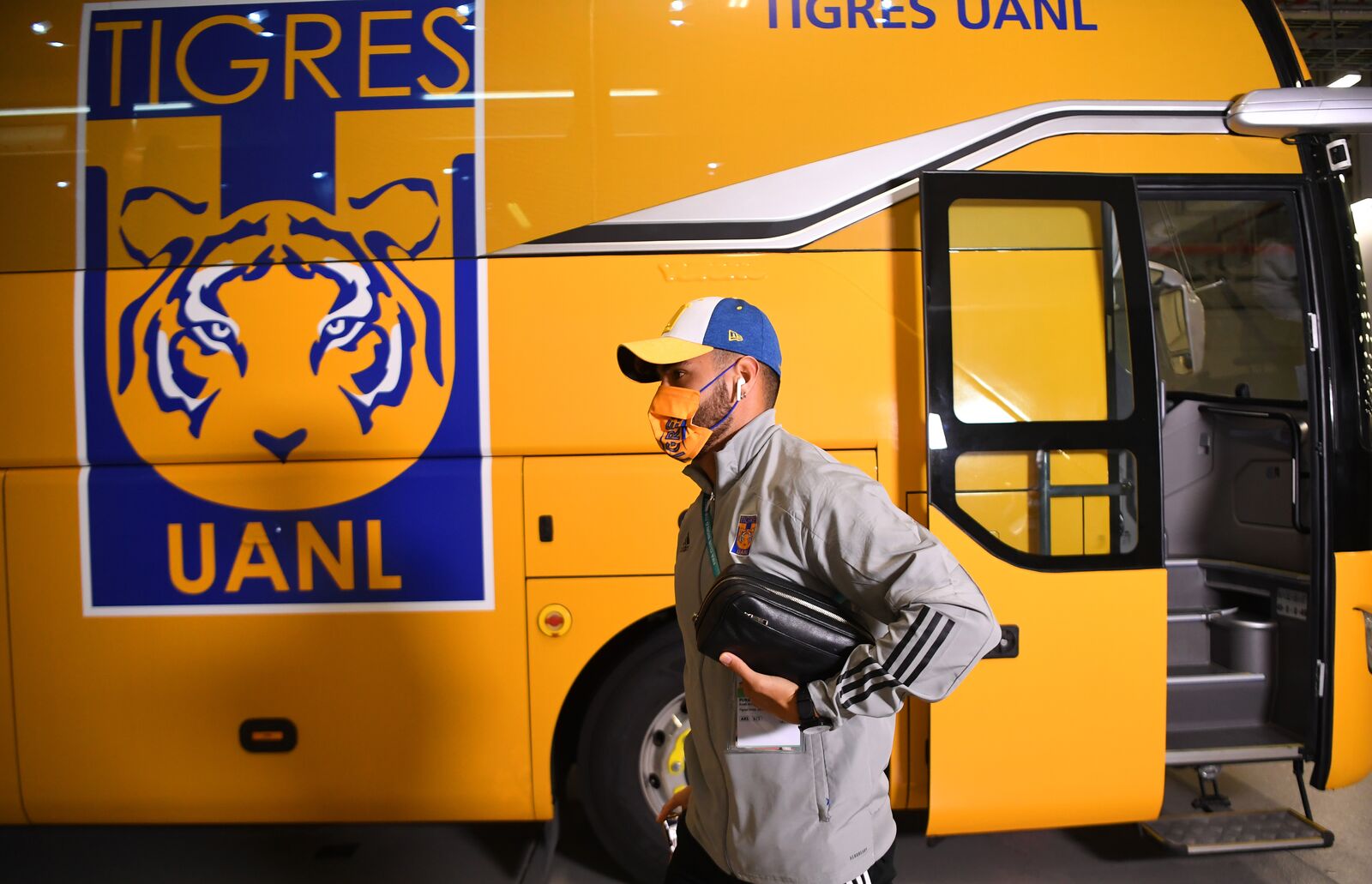 اتوبيس تيجريس