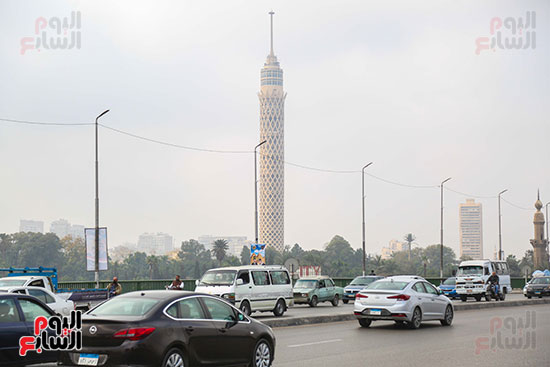 برج القاهرة وسط الغيوم