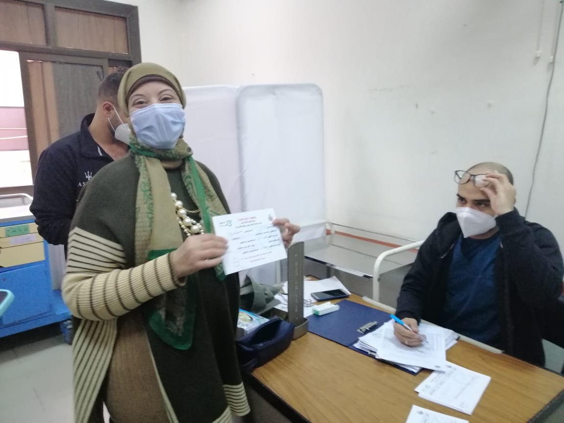 الرعاية الصحية تبدء تطعيم الأطقم الطبية بلقاح كورونا بمستشفيات عزل ببورسعيد