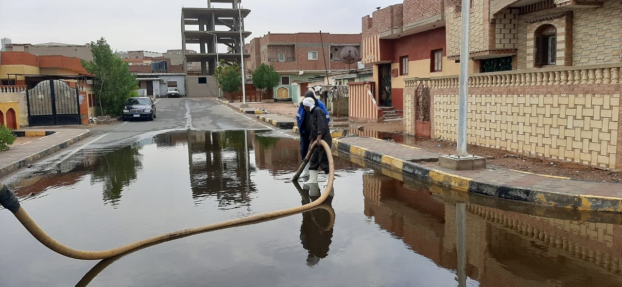 شفط مياه الامطار من شوارع غارب (5)