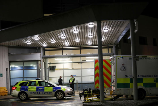 شرطة اسكتلندا  تطوق مستشفى وشارعا رئيسيا فى بلدة اسكتلندية بعد حادثين خطيرين  (1)