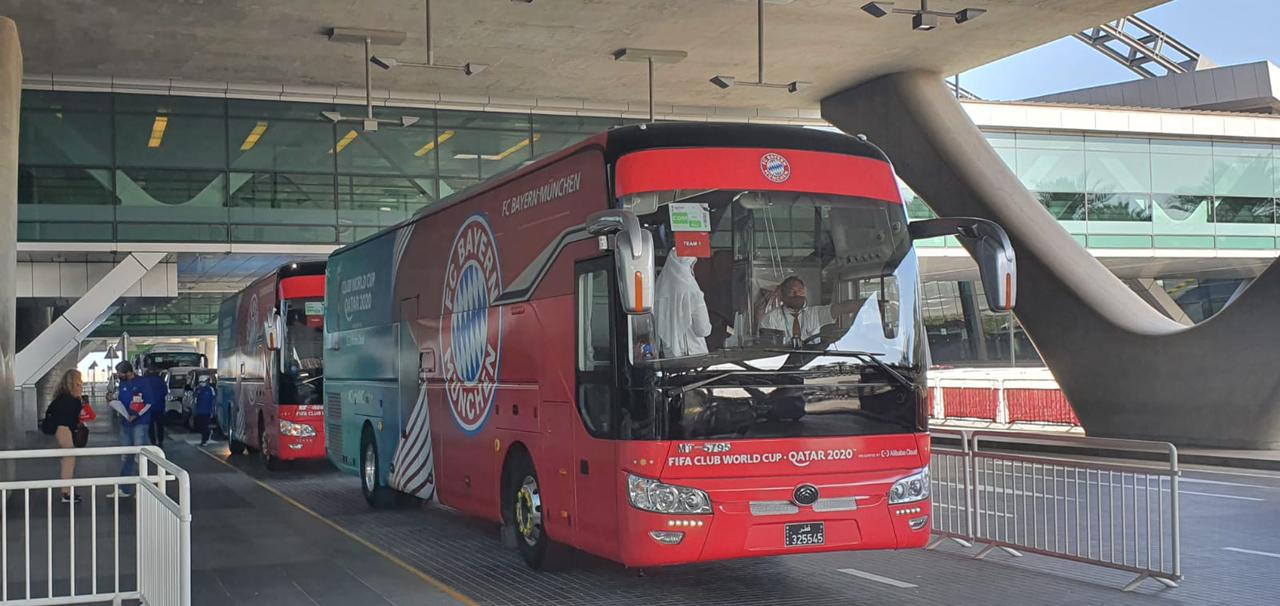 حافلة بايرن فى مطار الدوحة