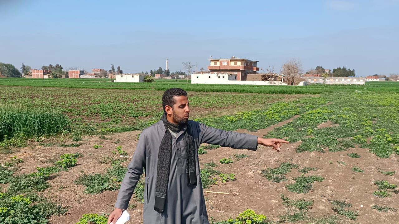 مواطنون يستغيثون لمنع دخول الآلات الزراعية  (1)