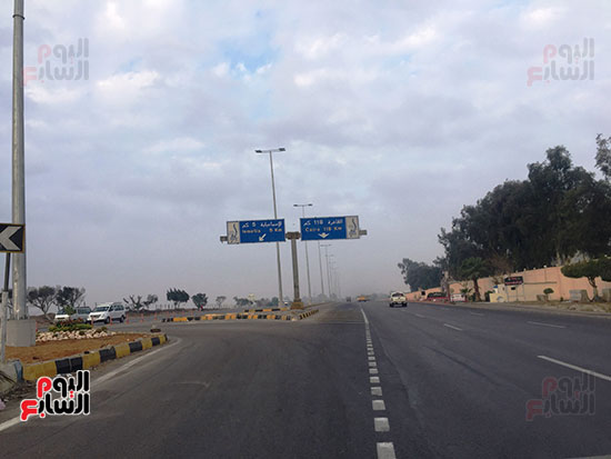 حالة الطقس والسيولة المرورية على طريق الإسماعيلية - القاهرة (1)