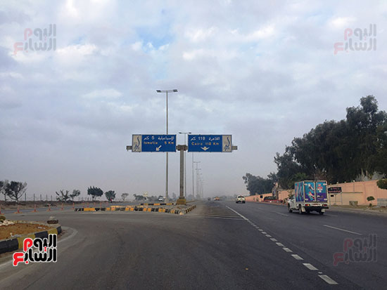 حالة الطقس والسيولة المرورية على طريق الإسماعيلية - القاهرة (2)