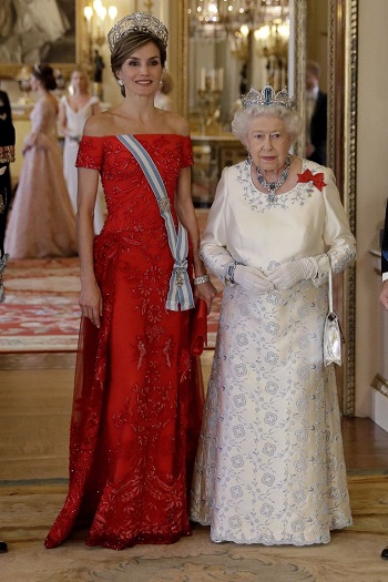 الملكة ليتيزيا ملكة إسبانيا والملكة إليزابيث 2017