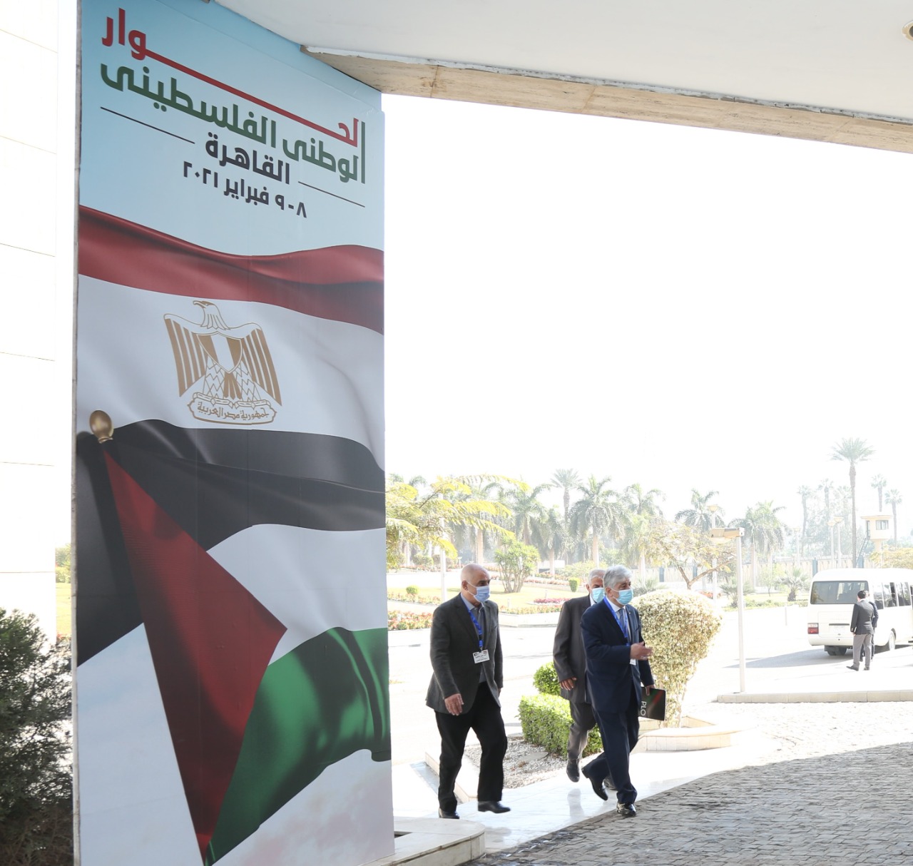 الفصائل الفلسطينية تتوافد لحضور اجتماع الحوار الوطني في القاهرة