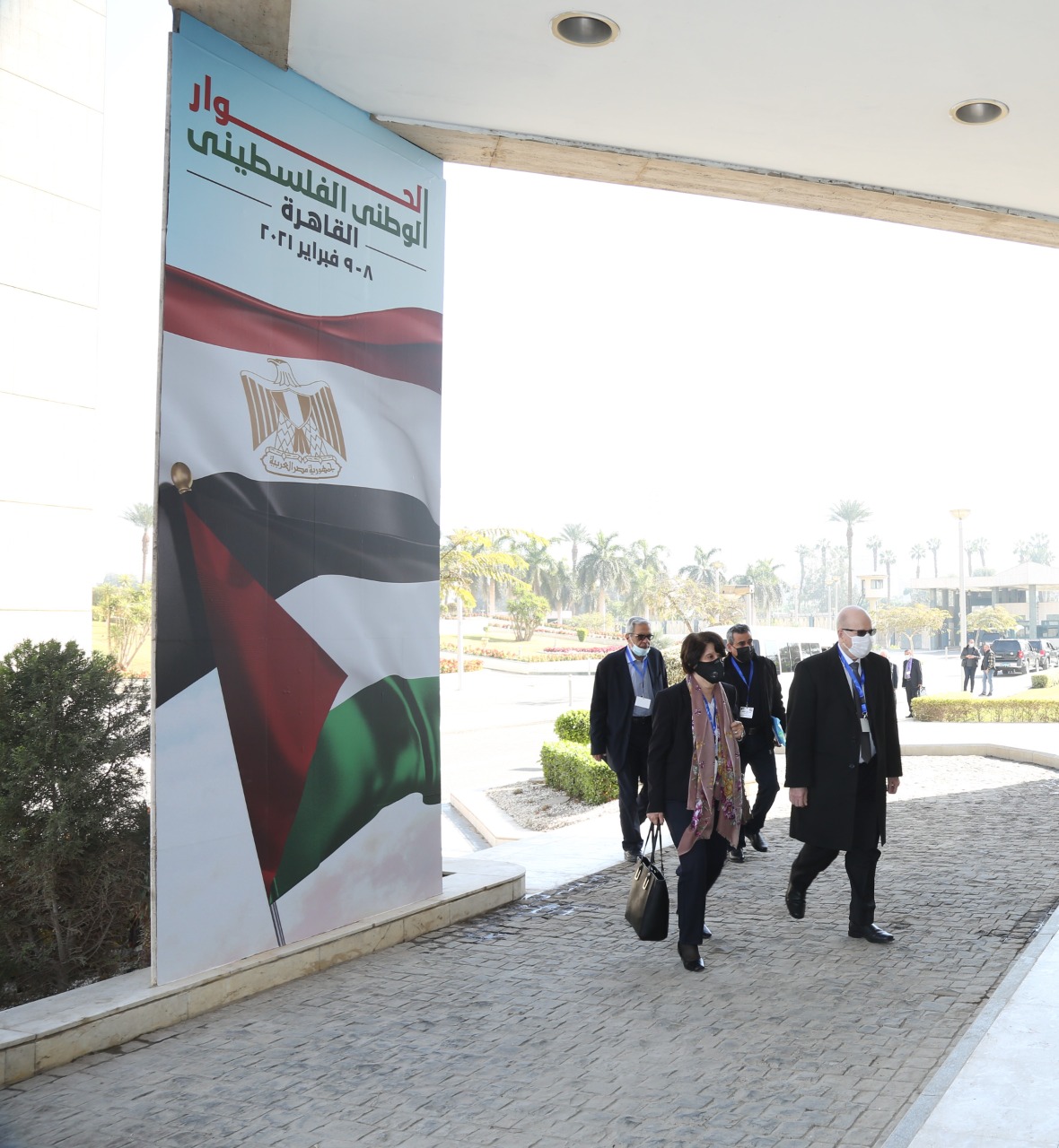 الفصائل الفلسطينية تصل مقر الاجتماع في القاهرة