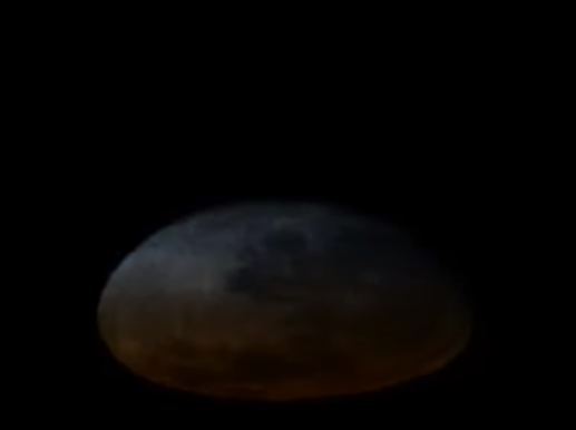 مشهد من ذوبان القمر