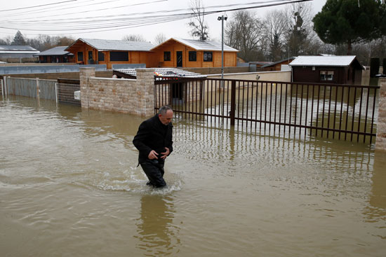 فيضانات فرنسا (7)