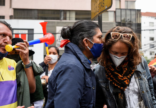 احتشاد أنصار ياكو بيريز فى شوارع الإكوادور