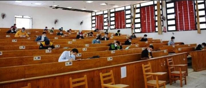 تباعد الطلاب بلجان الامتحانات بجامعة بورسعيد