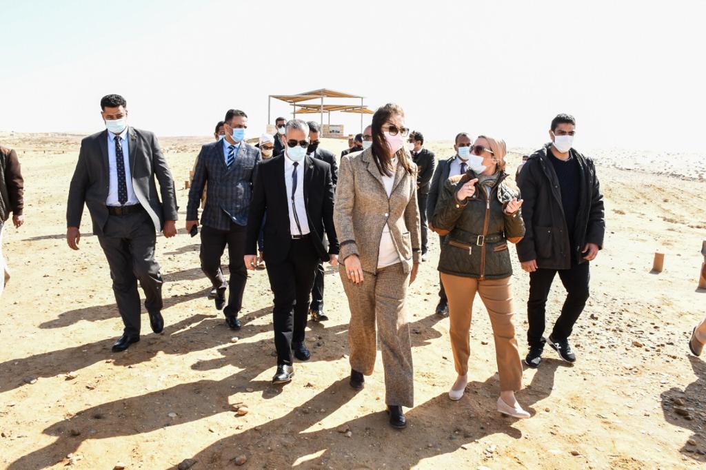 اثناء زيارة محمية الغابة المتحجرة