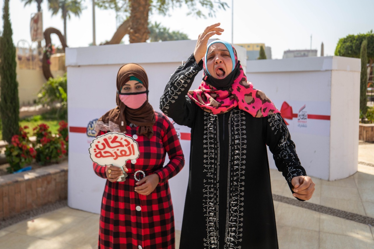 صندوق تحيا مصر يسلم الفتيات الأولى بالرعاية تجهيزات الزواج بسوهاج (3)