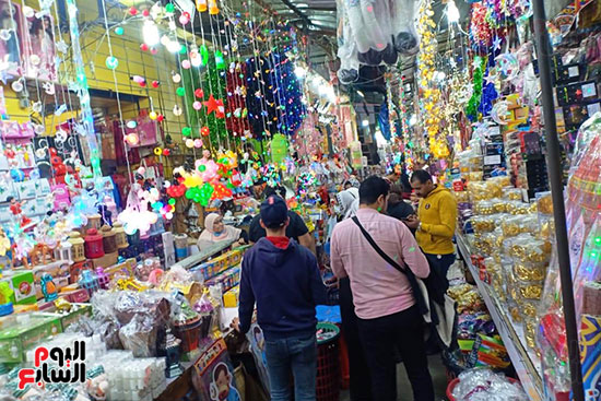 أسواق الإسكندرية تتزين لاستقبال شهر رمضان (2)