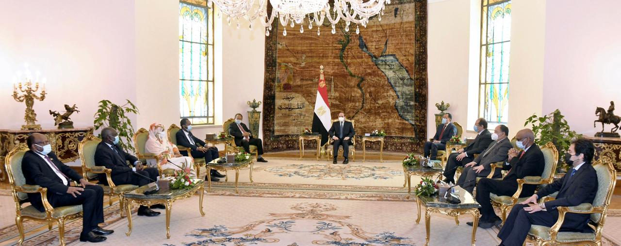 لقاء الرئيس السيسي وزرئيس وزراء السودان