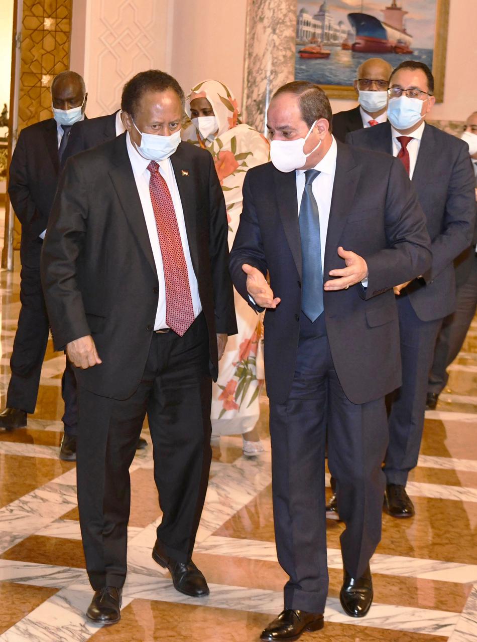 الرئيس السيسي وعبد الله حمدوك رئيس وزراء السودان