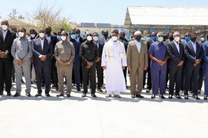 الرئيس الصومالى يؤدى صلاة الجنازة على الراحل