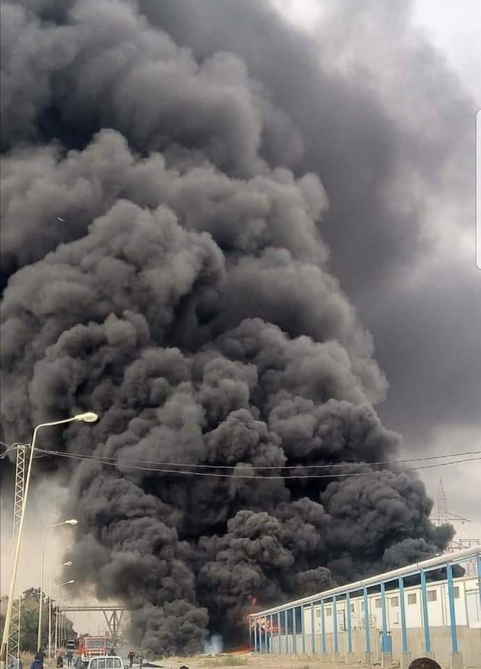 حريق مصنع الزفت والأسفلت فى ولاية قابس (3)