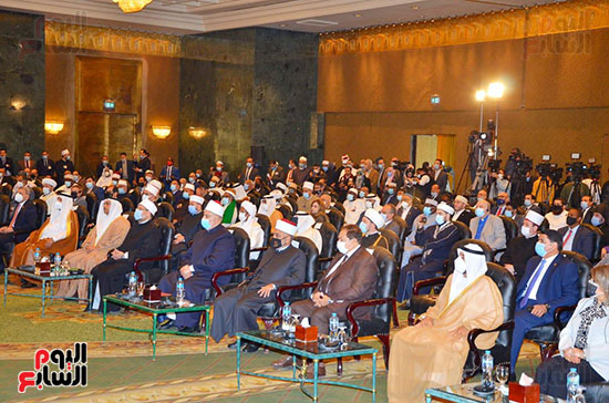 انطلاق مؤتمر حوار الأديان والثقافات فى القاهرة (2)