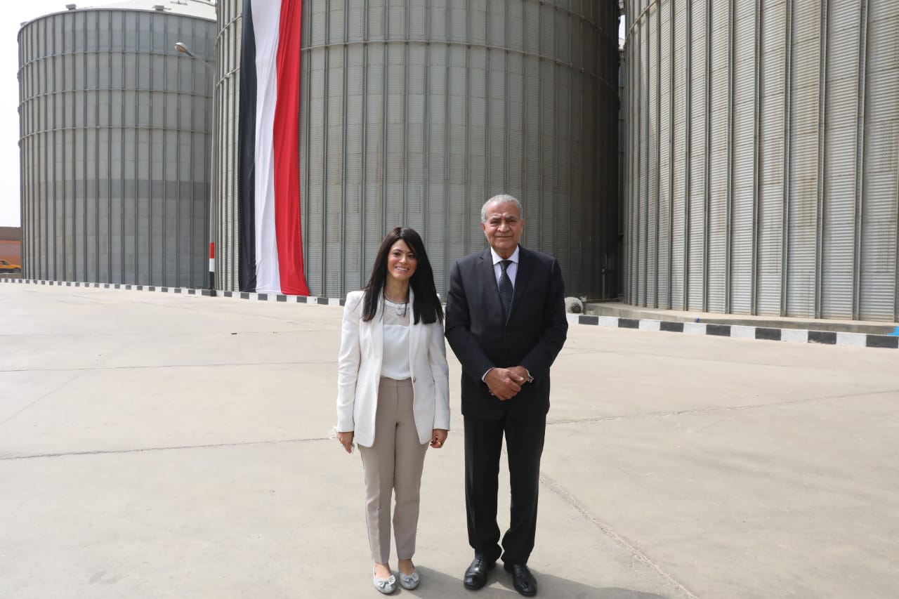وزيرة التعاون الدولي ووزير التموين