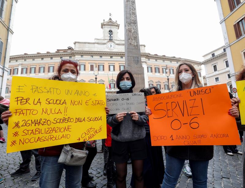 احتجاجات ايطالية على اغلاق المدارس