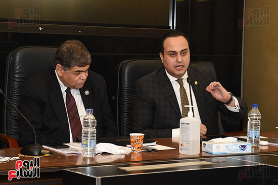 اجتماع لجنة الصحة بمجلس النواب برئاسة الدكتور أشرف حاتم رئيس اللجنة  (5)
