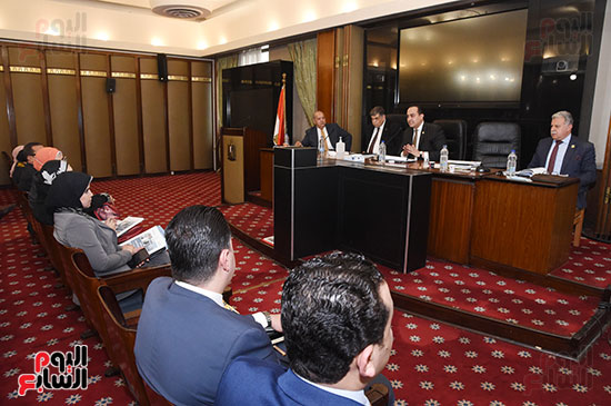 اجتماع لجنة الصحة بمجلس النواب برئاسة الدكتور أشرف حاتم رئيس اللجنة  (7)