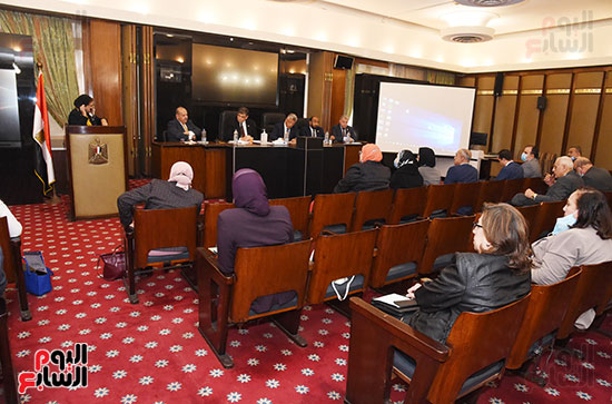 اجتماع لجنة الصحة بمجلس النواب برئاسة الدكتور أشرف حاتم رئيس اللجنة  (1)
