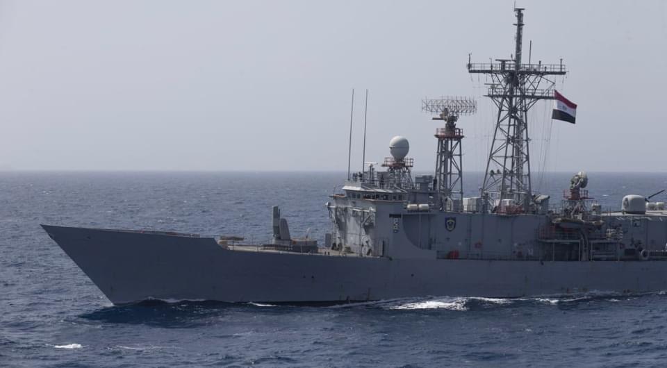القوات البحرية المصرية والأمريكية تنفذان تدريبًا بحريًا (5)