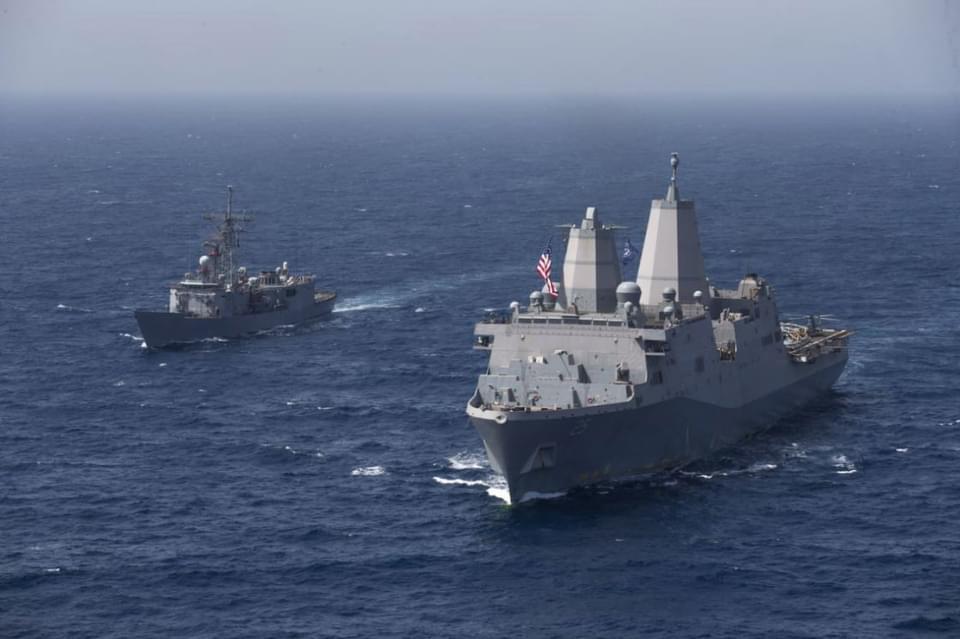 القوات البحرية المصرية والأمريكية تنفذان تدريبًا بحريًا (6)