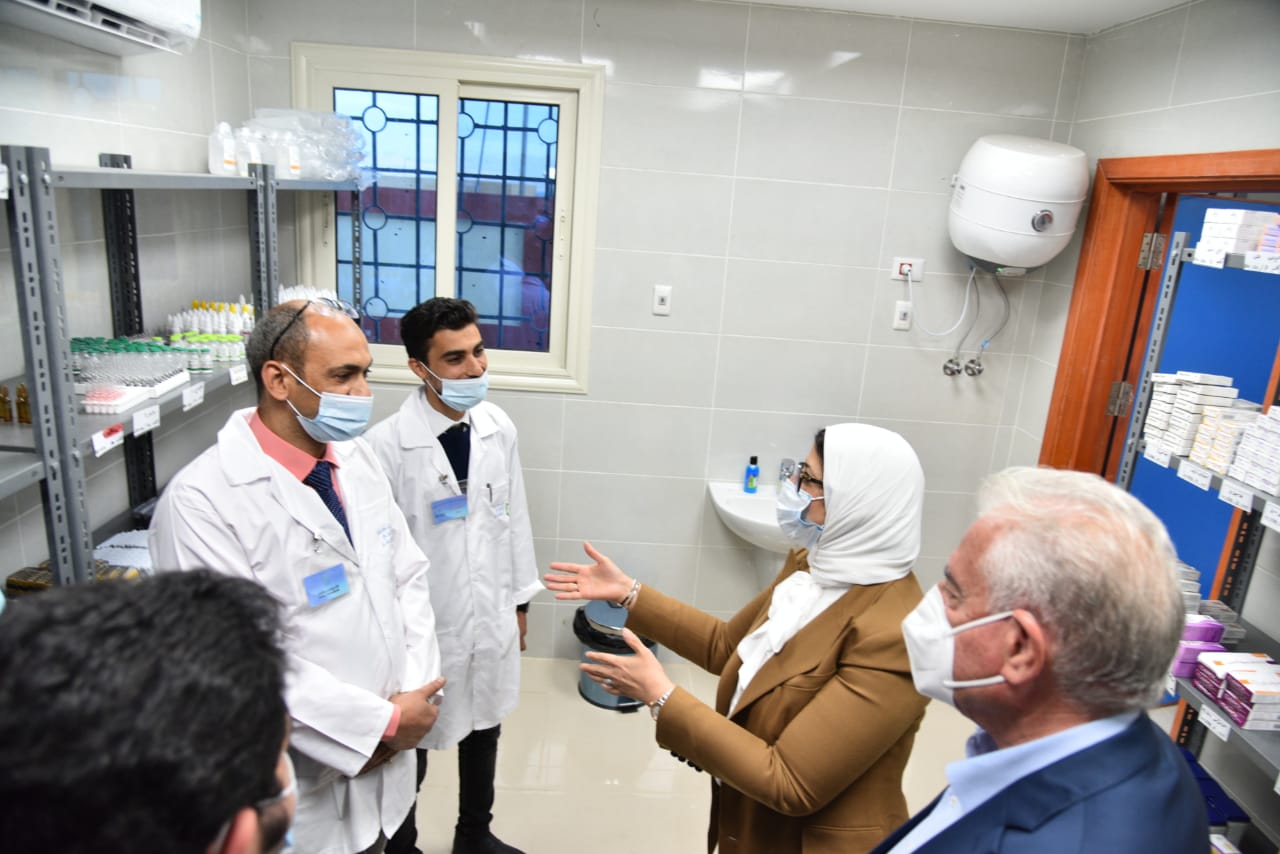 وزيرة الصحة بوحدة طب أسرة المراخ بمدينة طابا