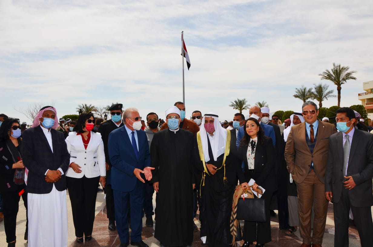 وزير الاوقاف ومحافظ جنوب سيناء خلال مشاركتهم باحتفالات تحرير طابا